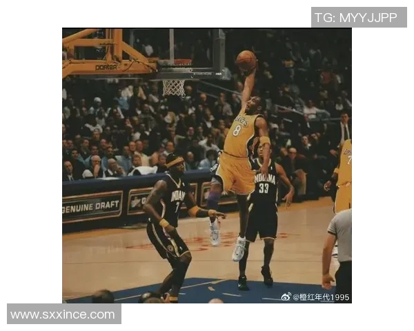 南京篮球队在世锦赛中的团队协作表现分析与精彩瞬间回顾