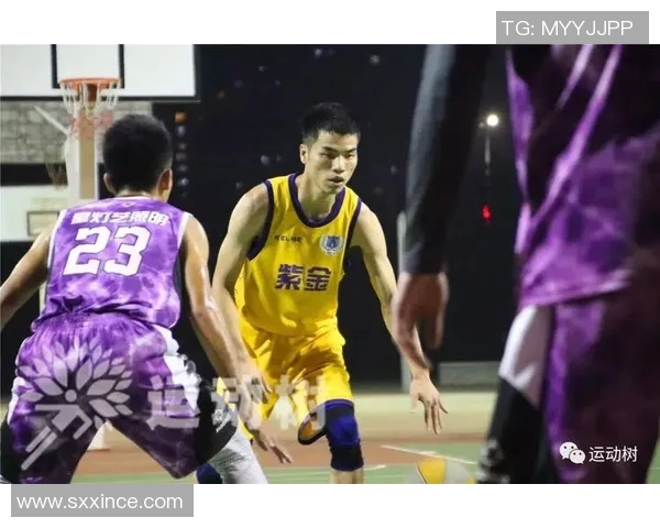 重庆篮球队以87分领跑城市联赛积分榜展现强劲实力