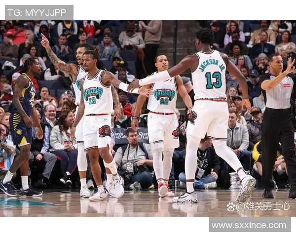 猛龙队与活塞队激战正酣球迷期待精彩对决与绝妙表现