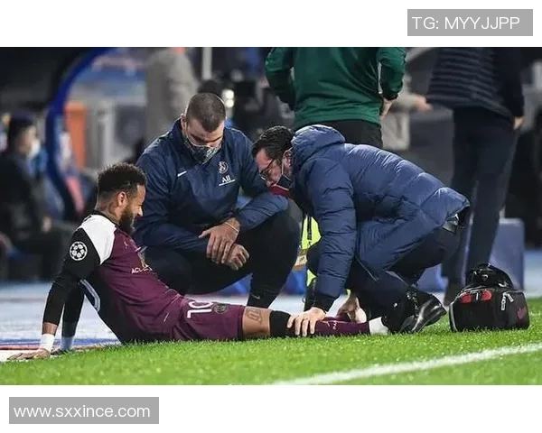 内马尔再度受伤影响巴黎欧冠前景球队需应对新挑战