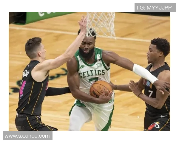 蓝网与老鹰激战七场最终以4比3胜出精彩瞬间回顾