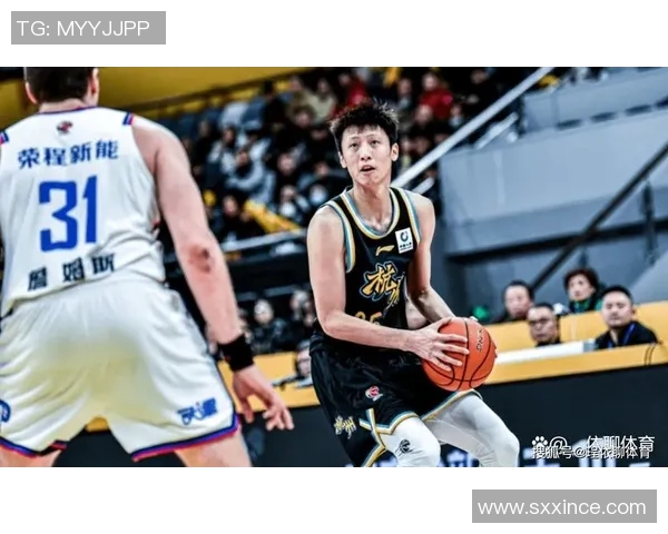 赵岩昊的篮球之路:从青涩少年到职业赛场的璀璨明星