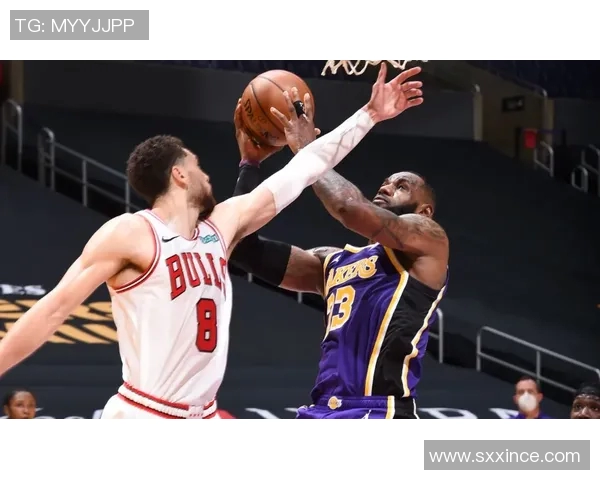 2015年雷霆与勇士激战回顾精彩比分与赛况分析 2015年雷霆与勇士激战回顾精彩比分与赛况分析