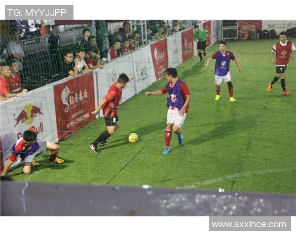 加维引领新时代足球潮流展现个人魅力与团队精神的完美结合 加维引领新时代足球潮流展现个人魅力与团队精神的完美结合