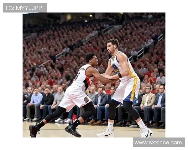 勇士与开拓者季前赛精彩对决展现新赛季球队实力与战术布局 勇士与开拓者季前赛精彩对决展现新赛季球队实力与战术布局