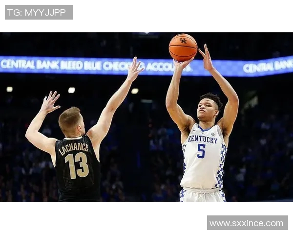 杜克大学对阵肯塔基大学精彩视频直播全程回顾与赛后分析 杜克大学对阵肯塔基大学精彩视频直播全程回顾与赛后分析