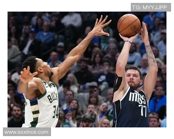 雄鹿与独行侠精彩对决集锦回顾赛场瞬间与精彩时刻一网打尽